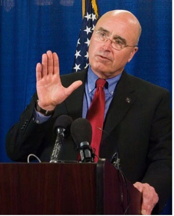 Frederic W Knaak Esq