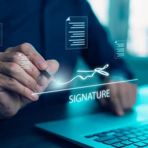 A,Business,Professional,Signing,A,Digital,Document,Using,An,Electronic