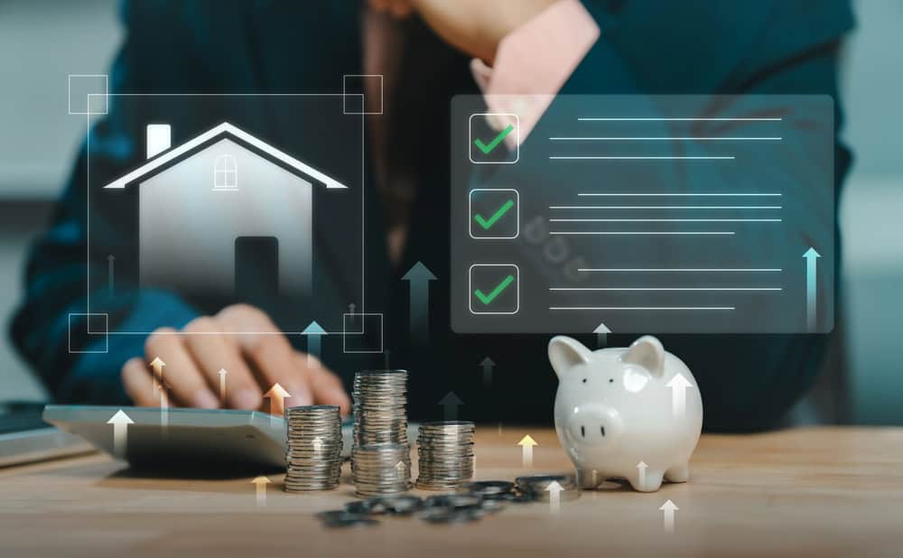 Real,Estate,Concept,Business.,Manage,Your,Money,And,Savings,Plan