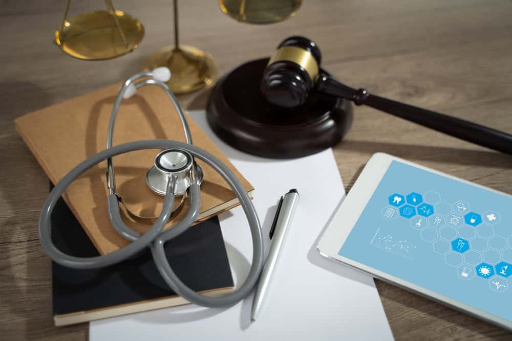 Medicine,Law,A,Doctor,And,A,Lawyer,Discussed,Health,Care,