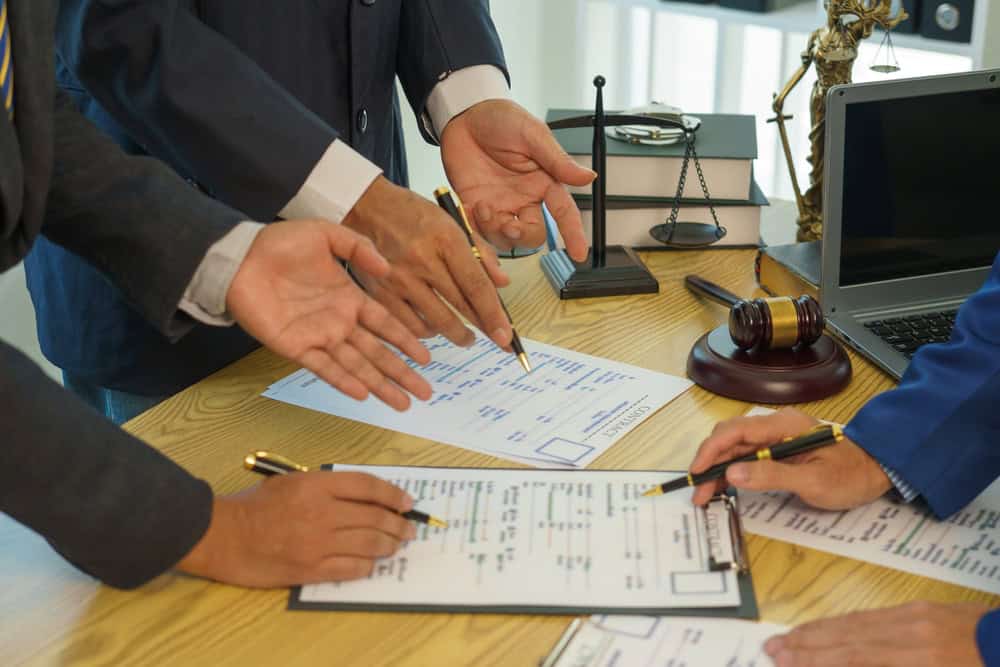 A,Team,Of,Lawyers,Shares,Knowledge,And,Discusses,Difficult,Cases.