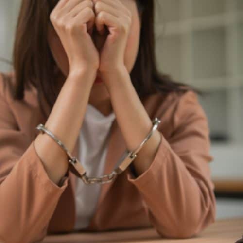 A,Professional,Attorney,Who,Reviews,Legal,Documents,,Provides,Fair,Advice,